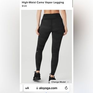 NWT! ALO Yoga High Waist Vapor Legging. Black Camouflage. Size xs. Brand new!